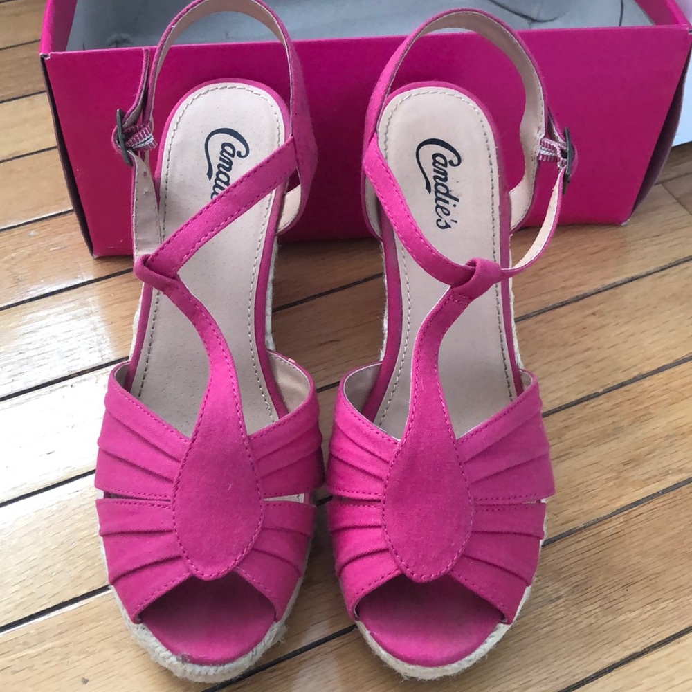 Pink wedges